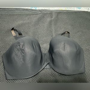 Soma black lined bra, size 40DDD. Excellent condition.
